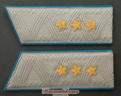 погоны-генерал-полковника-авиации-на-сталь.китель-аверс-.jpg (5.44 МБ) 4641 просмотр погоны-генерал-полковника-авиации-на-сталь.китель-аверс-.jpg