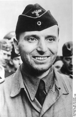 3 Kapitänleutnant_Otto_Kretschmer.jpg