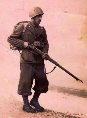 600px-WW_II_Alpino_Sergente_Giovannucci_Verino_in_Battle_Uniform.jpg