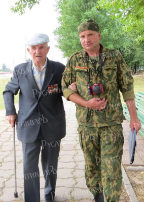 3.Сергей Тагаев и  бывший штрафник Александр Плосков..jpg