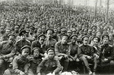 П.В. Чудинов 3-й справа. 29 июня 1916 год..jpg
