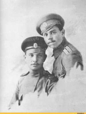 Бездетнов Константин Дмитриевич (слева). Выпуск 01.09.1915.jpeg
