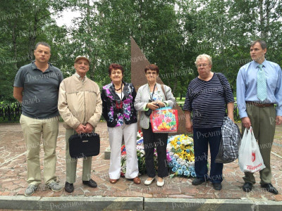 2. 20.06.2015 у памятника советским летчикам в Школьном сквере..JPG