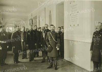 Император Николай II в группе офицеров-(преподавателей) во время посещения училища.jpg (40.02 КБ) 37171 просмотр Император Николай II в группе офицеров-(преподавателей) во время посещения училища.jpg