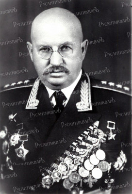 Генерал армии Петров И.Е. 1946 г..jpg