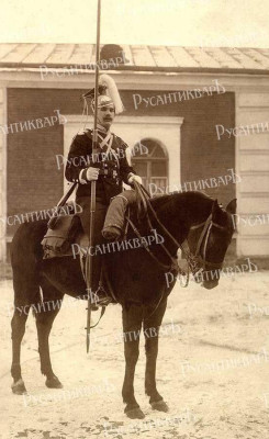 Юнкер Елизаветградского кавалерийского училища в парадной форме на лошади..jpg