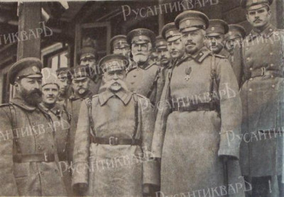 Комендант крепости Ивангород генерал-майор фон-Шварц с сослуживцам.jpg