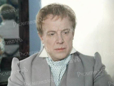 Иннокентий Смоктуновский в фильме Мертвые души, 1984 .jpg