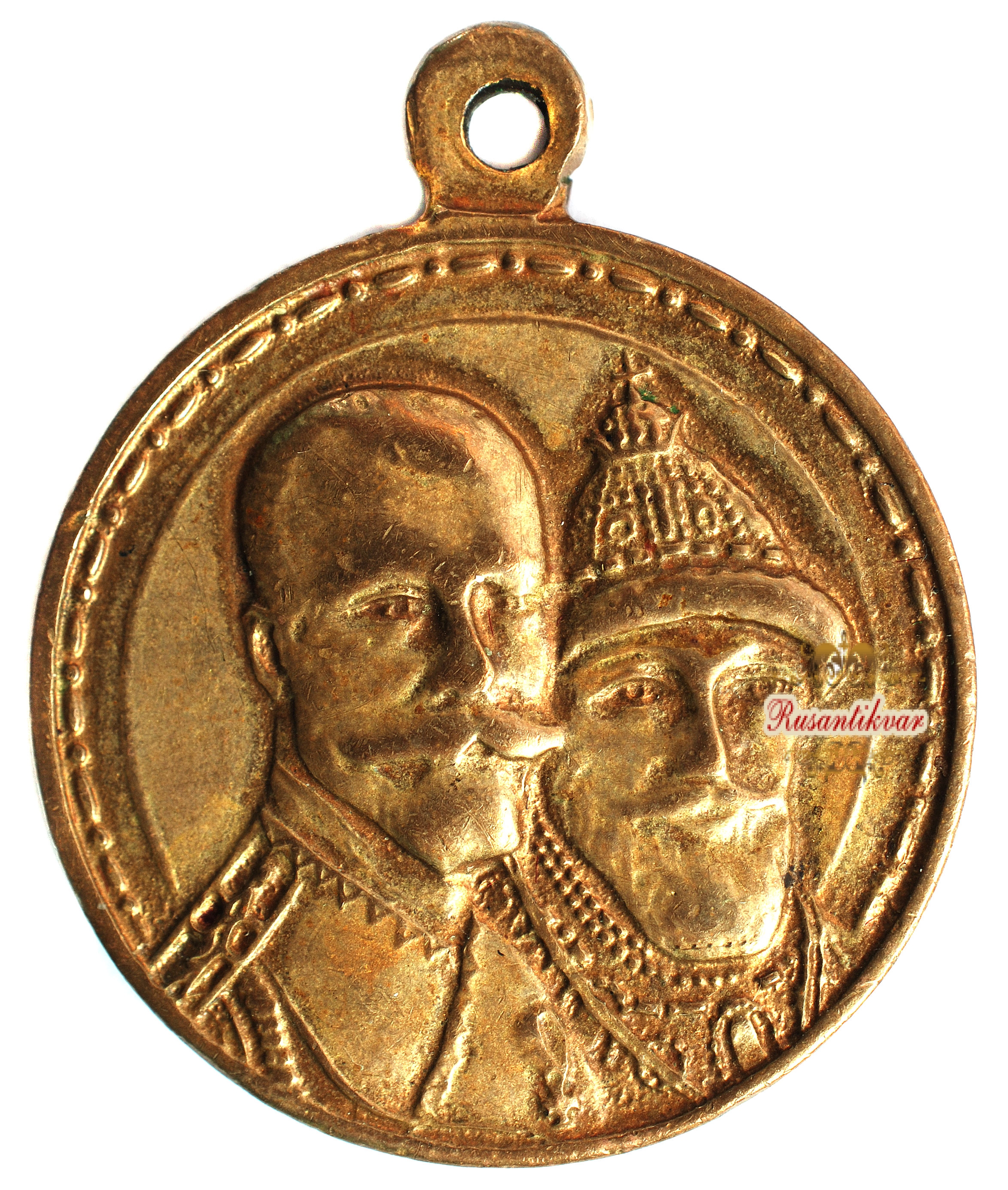 Медаль "В память 300-летия царствования дома Романовых" "частник" ,крест на шапке Михаила касается сплошной черты, глубокий рельеф