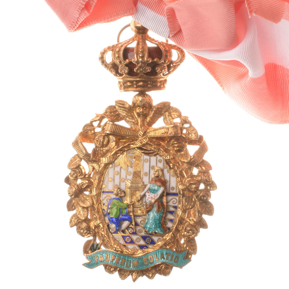 Португалия. Знак ордена святой Изабеллы на ленте. В оригинальном футляре.