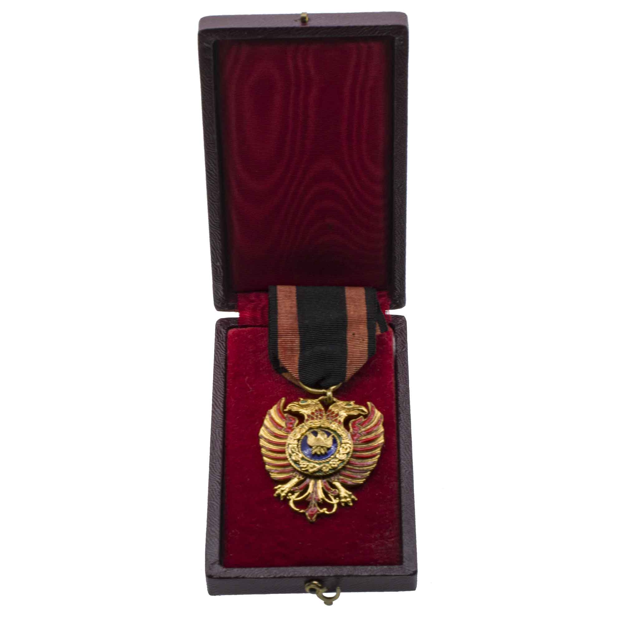 Албания (Албанская Республика, 1925 - 1928 гг). Знак Ордена Скандербега 5 степени, Кавалер. В наградном футляре. II тип.