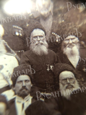 Комплект из трех двухсторонних фотографий из альбома с изображением Колюбакина А.М. с казаками 