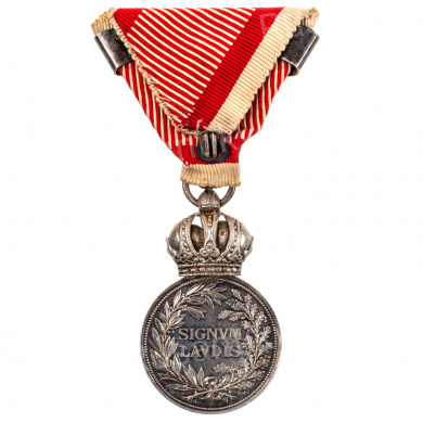 Австро - Венгрия. Медаль "За Военные Заслуги" с мечами на ленте.
