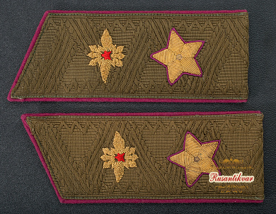 Погоны на повседневный китель Маршала войск связи Леонова А.И.