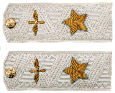 Погоны на парадную рубашку Маршала авиации Кожедуба И.Н. с документом