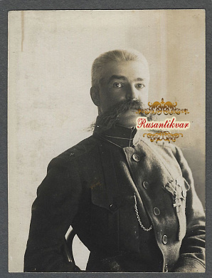 Генерал-лейтенант К.К.Мамантов с крестом за Степной поход. 