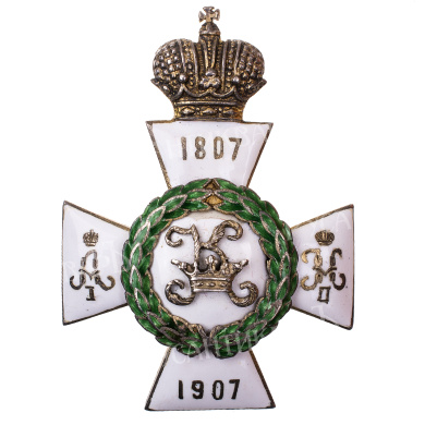 Знак об окончании Константиновского артиллерийского училища в Санкт-Петербурге.