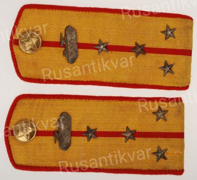 Погоны капитана АБТВ обр.1943 г.