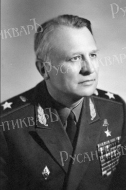 Погон на шинель маршала бронетанковых войск Лосика О.А.