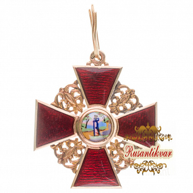 Знак ордена Св. Анны 3-й степени в оригинальной коробке. 1882 - 1898 гг. Золото. Капитульный.