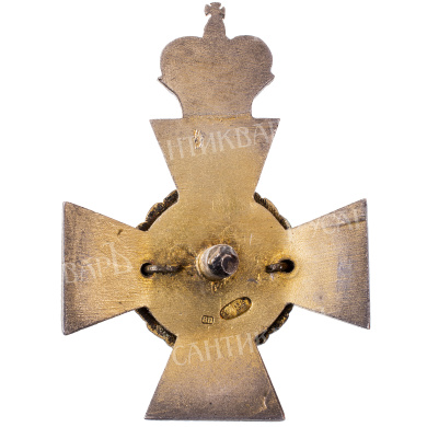 Знак об окончании Константиновского артиллерийского училища в Санкт-Петербурге.