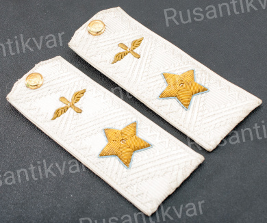 Погоны на парадную рубашку Маршала авиации Кожедуба И.Н. с документом