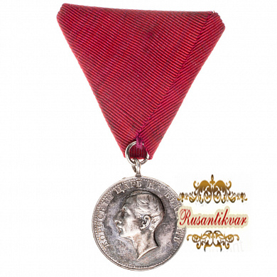 Болгария. Медаль "За заслуги" 2 с. с портретом Царя Бориса III (1918 - 1943 гг) без короны.