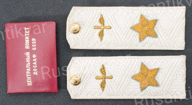 Погоны на парадную рубашку Маршала авиации Кожедуба И.Н. с документом